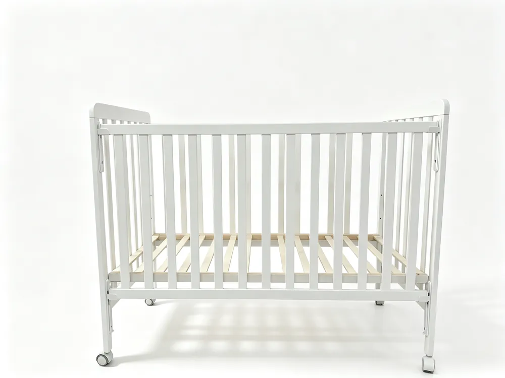 W25005 baby cot — front detail