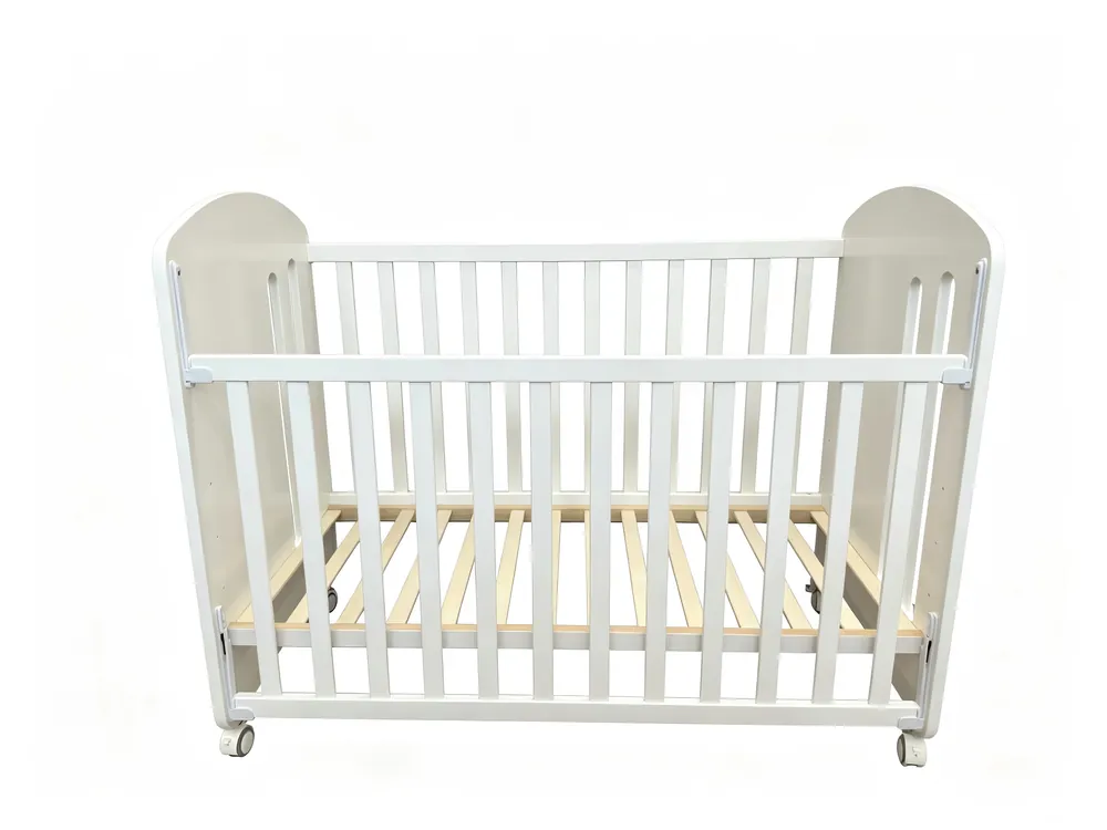 W25053B baby cot — side view, solid pine frame