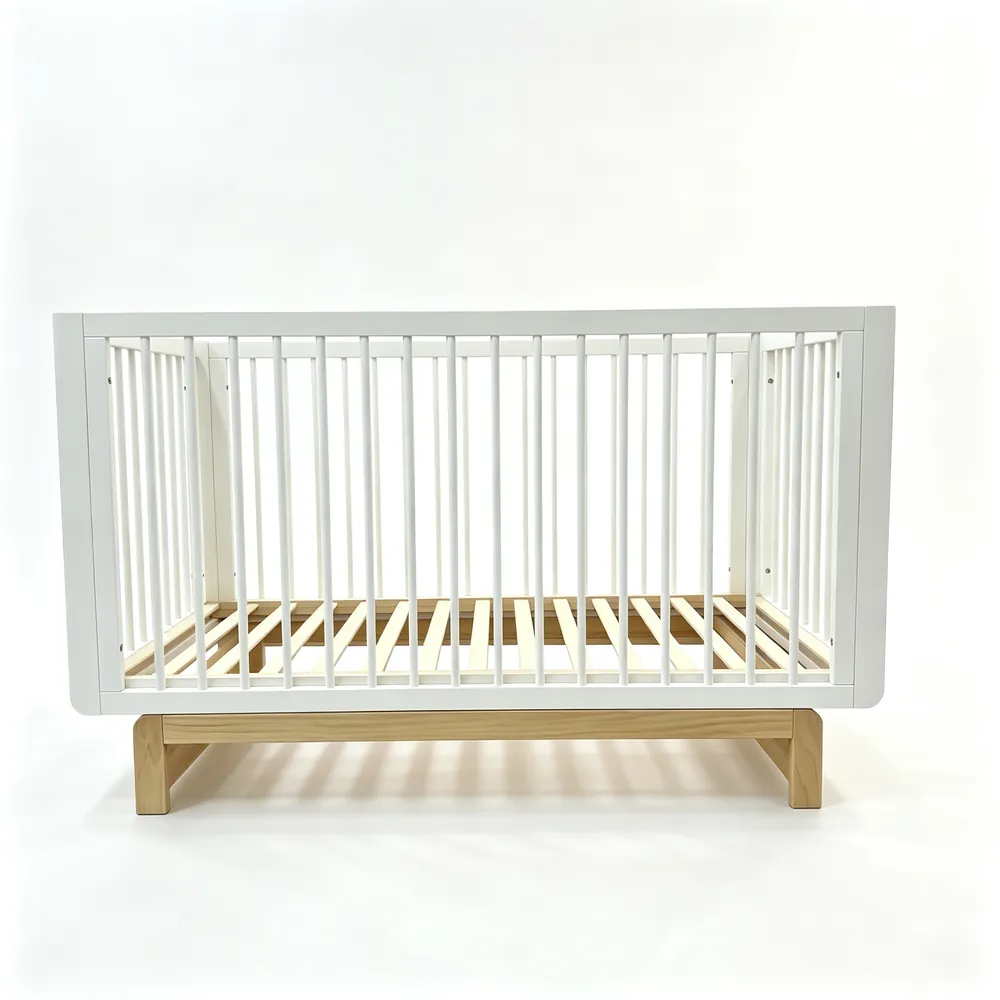W26001 3-in-1 convertible baby cot — front detail