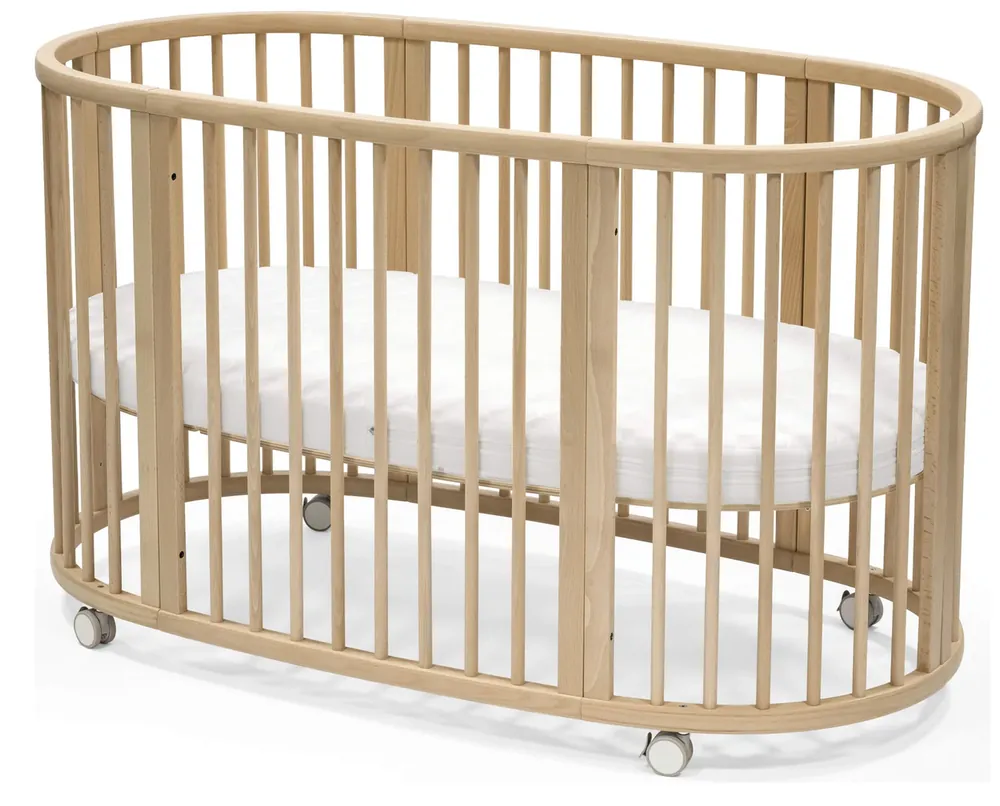 W26009A - Baby Cot W26009A 4-in-1 convertible baby cot — corner and finish detail